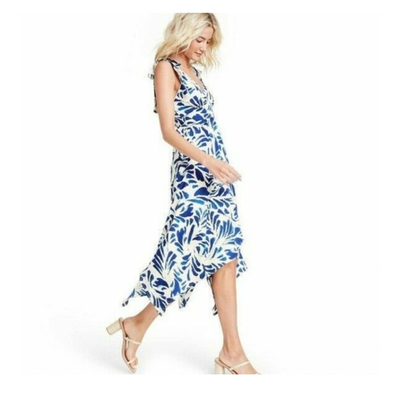 Alexis Dresses & Skirts - Alexis Vlogger FAV ASYMMETRICAL DRESS